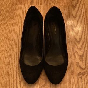 Nine West suede pumps